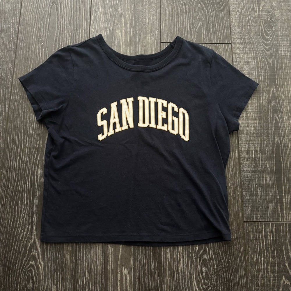Hollister Graphic Tee